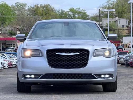 2016 Chrysler 300 S
