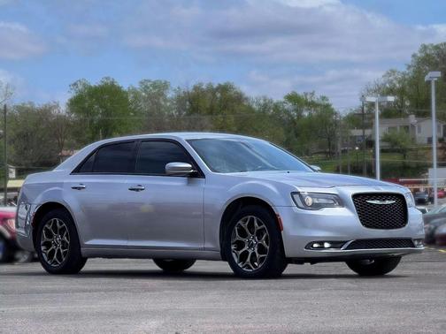 2016 Chrysler 300 S