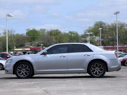 2016 Chrysler 300 S