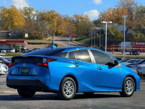 2022 Toyota Prius L