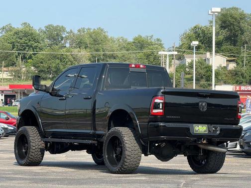 2020 RAM 2500 Laramie Crew Cab 4X4 6'4' Box