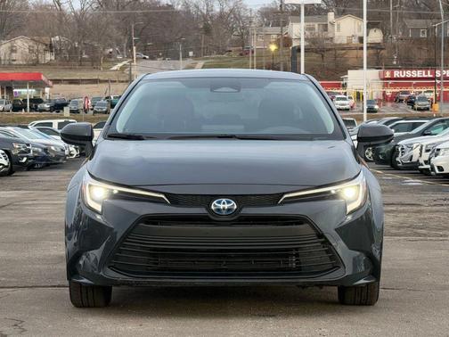 2025 Toyota Corolla Hybrid SE