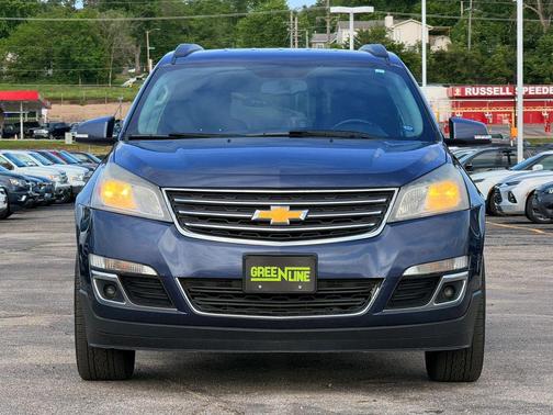 Gray 2014 Chevrolet Traverse 1LT