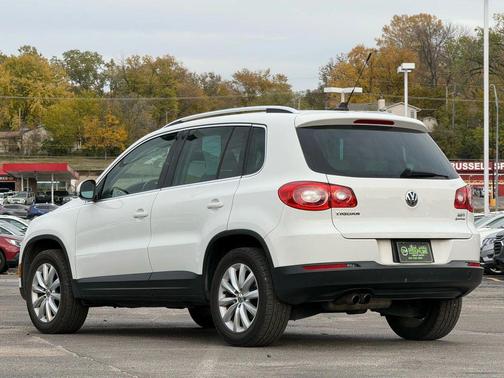 2011 Volkswagen Tiguan SE