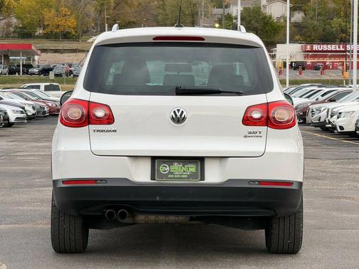 2011 Volkswagen Tiguan SE