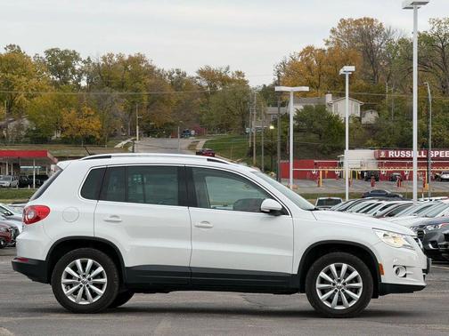 2011 Volkswagen Tiguan SE