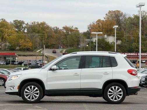 2011 Volkswagen Tiguan SE
