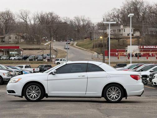 2011 Chrysler 200 Limited