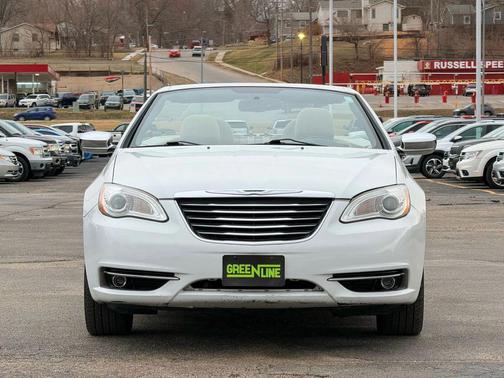 2011 Chrysler 200 Limited