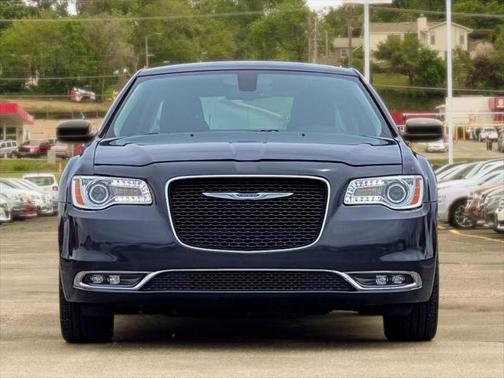 2019 Chrysler 300 Touring
