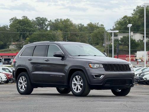 2017 Jeep Grand Cherokee Laredo