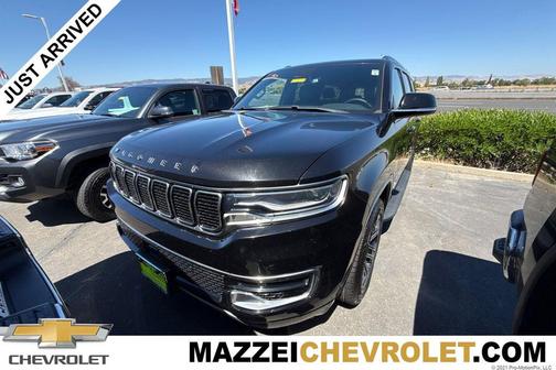 Diamond Black Crystal Pearlcoat 2023 Jeep Wagoneer L Series II 4x2
