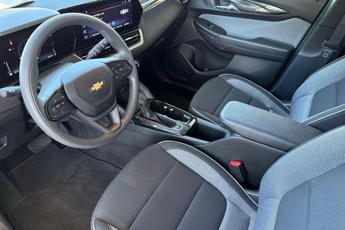 Mosaic Black Metallic 2026 Chevrolet Trailblazer LT