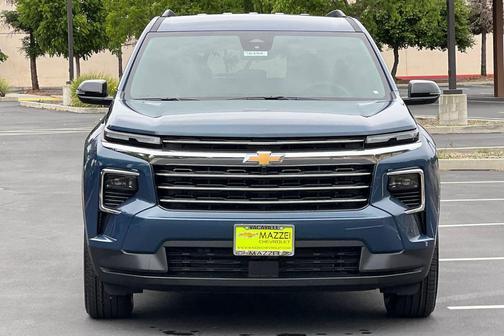 Lakeshore Blue Metallic 2026 Chevrolet Traverse LT