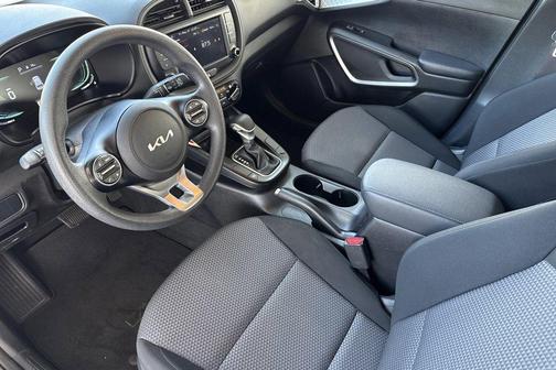 Snow White Pearl 2024 Kia Soul LX
