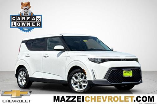 Snow White Pearl 2024 Kia Soul LX