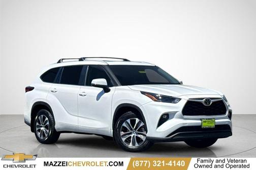 Wind Chill Pearl 2023 Toyota Highlander XLE