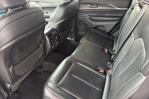 Diamond Black Crystal Pearlcoat 2024 Jeep Grand Cherokee Limited