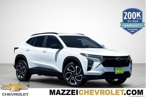 Summit White 2026 Chevrolet Trax FWD 2RS
