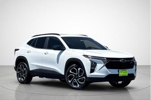 Summit White 2026 Chevrolet Trax FWD 2RS