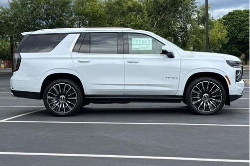 Polar White Tricoat 2026 Chevrolet Tahoe 4WD High Country