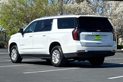 Summit White 2025 Chevrolet Suburban LT