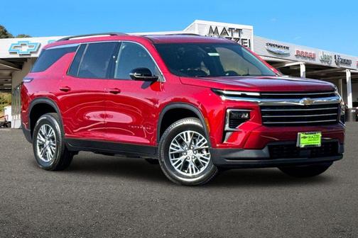 Radiant Red Tintcoat 2026 Chevrolet Traverse LT
