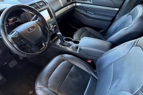 White Platinum 2019 Ford Explorer Sport