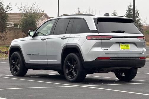 2022 Jeep Grand Cherokee Altitude