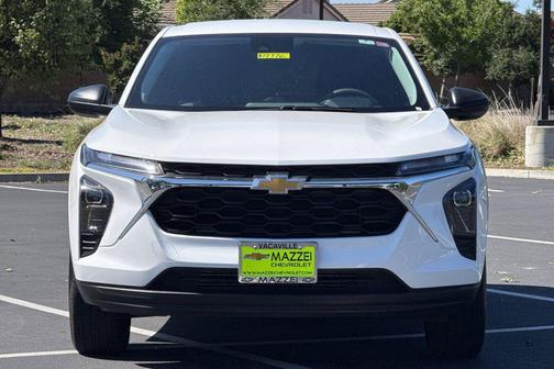 Summit White 2025 Chevrolet Trax LS