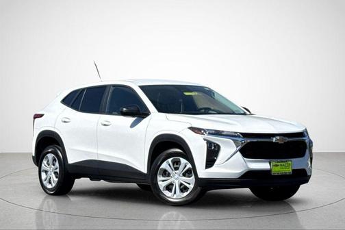Summit White 2025 Chevrolet Trax LS