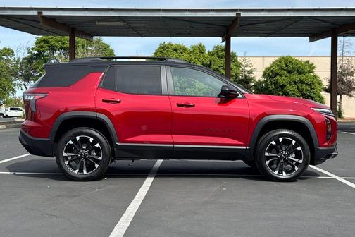 Radiant Red Tintcoat 2026 Chevrolet Equinox FWD RS