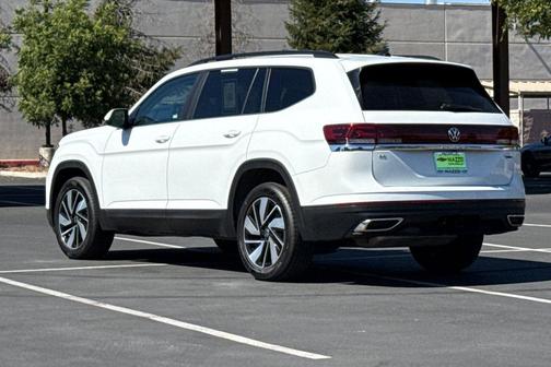 Pure White 2024 Volkswagen Atlas 2.0T SE w/Technology 4MOTION