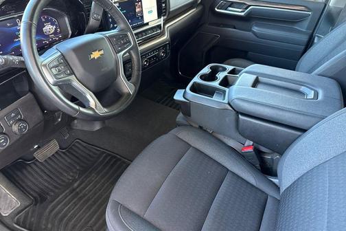 Summit White 2025 Chevrolet Silverado 2500 LT