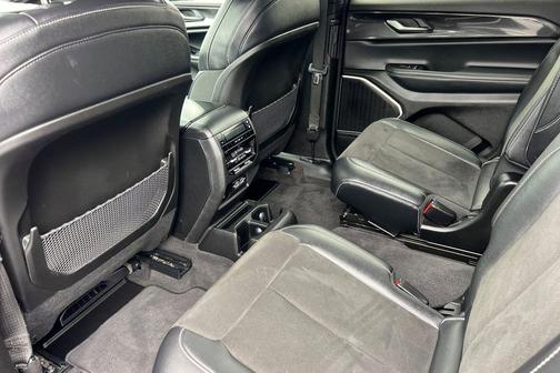 Diamond Black Crystal Pearlcoat 2022 Jeep Grand Cherokee L Altitude