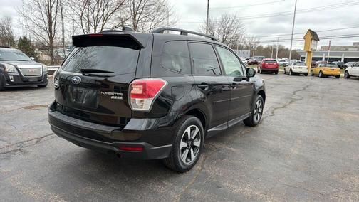 Crystal Black Silica 2017 Subaru Forester 2.5i Premium