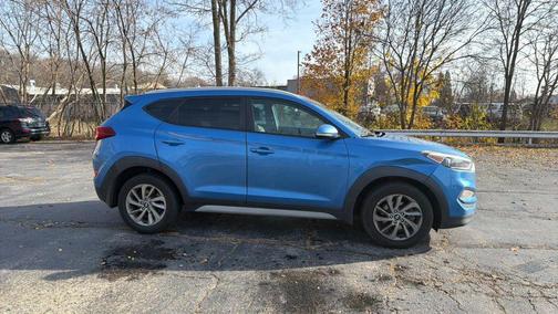 2017 Hyundai TUCSON SE Plus