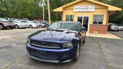 Black 2012 Ford Mustang V6 Premium