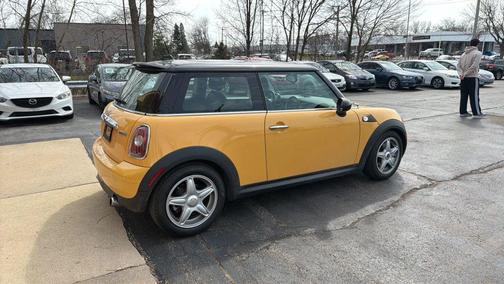 Mellow Yellow 2007 MINI Cooper Base