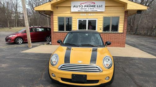 Mellow Yellow 2007 MINI Cooper Base