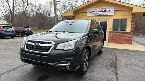 Crystal Black Silica 2017 Subaru Forester 2.5i Premium