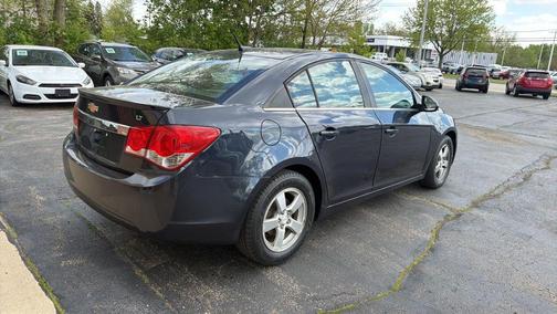 Blue 2013 Chevrolet Cruze 1LT