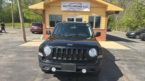 Black Clearcoat 2014 Jeep Patriot Sport