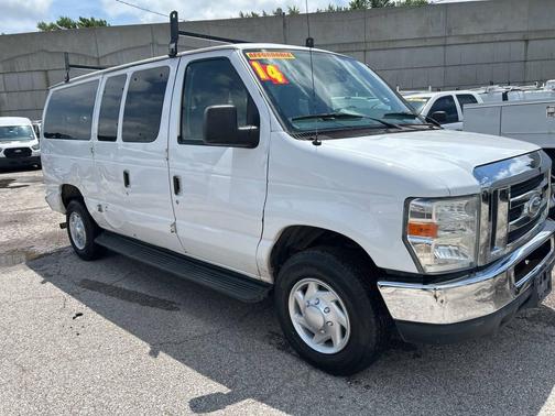 Oxford White 2014 Ford E350 Super Duty XLT