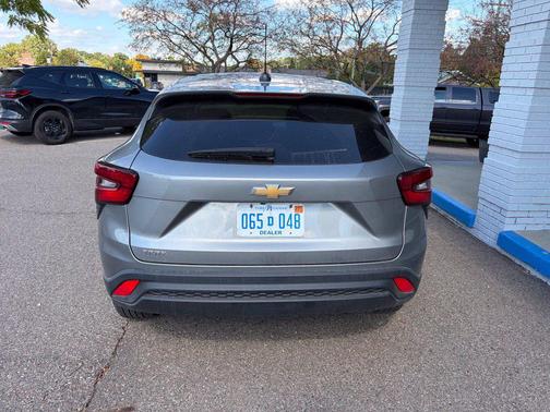 Sterling Gray Metallic 2024 Chevrolet Trax LS