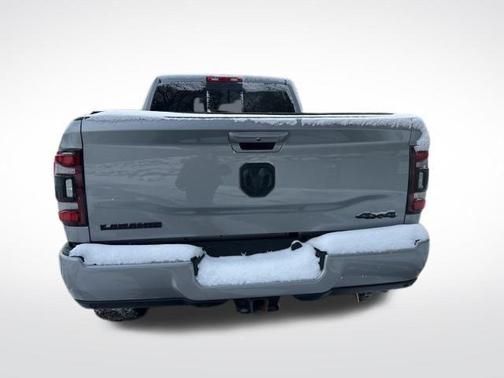 2022 RAM 2500 Laramie Crew Cab 4x4 6'4' Box