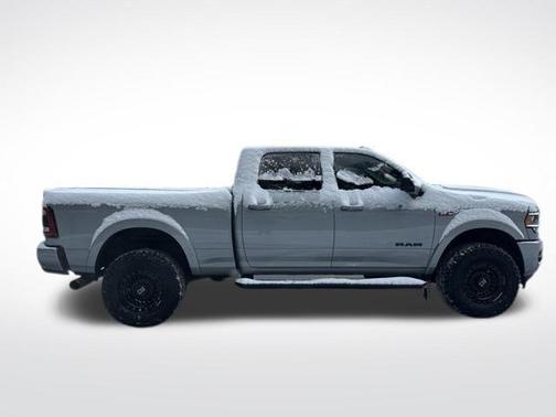 2022 RAM 2500 Laramie Crew Cab 4x4 6'4' Box