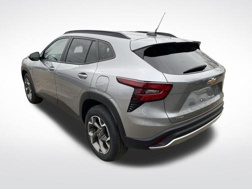 Sterling Gray Metallic 2024 Chevrolet Trax LT