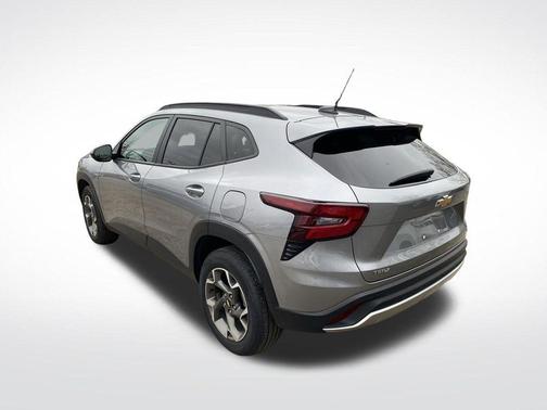 Sterling Gray Metallic 2024 Chevrolet Trax LT