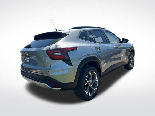 Sterling Gray Metallic 2024 Chevrolet Trax LT